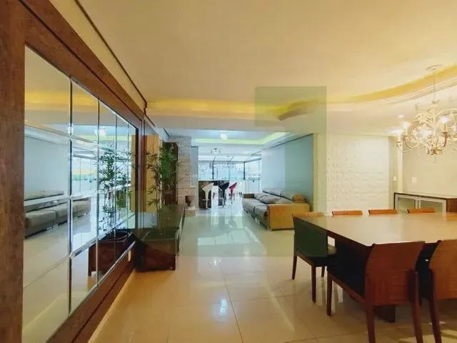 Imagem: O apartamento possui 4 Dormitórios, 1 Suíte, 1 Banheiro,