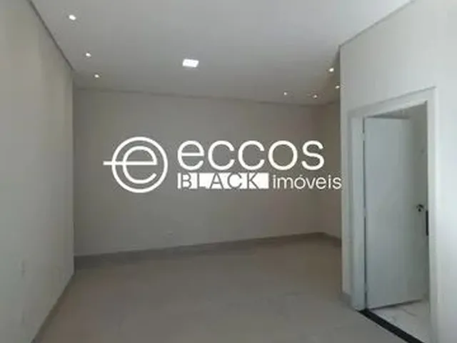 Imagem 3: Casa para Aluguel, 3 Quartos, 1 Suíte, 3 Vagas, Bosque dos Buritis - Uberlândia/Mg