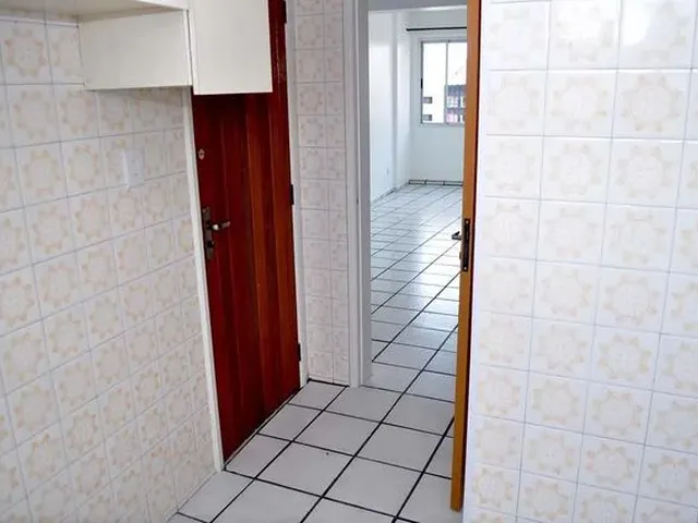 Imagem 3: Apartamento de 2 Quartos para Alugar no Bairro Centro