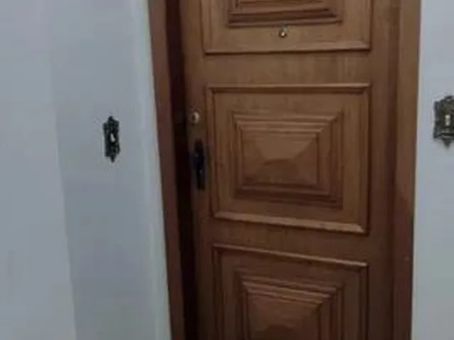 Imagem 1: Apt 02 Quartos; Closet; Cozinha com Armarios; Area de Serviço; Garagem 01 Carro Coberta