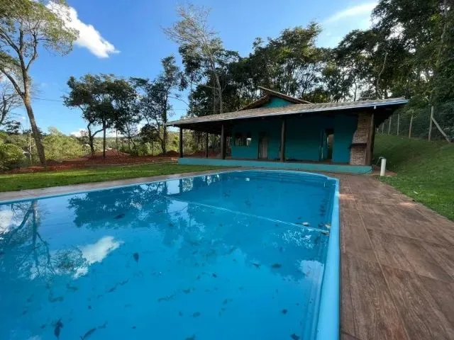 Imagem: Sítio com Casa de 03 Quartos, com Área