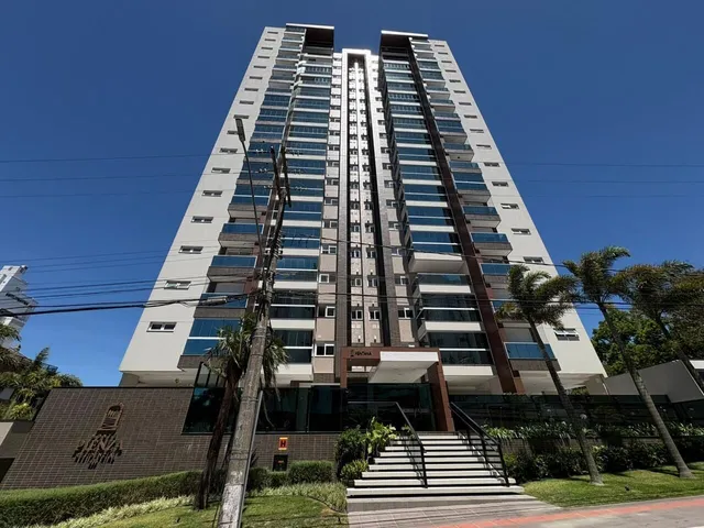 Imagem: O apartamento possui 3 Dormitórios, 2 Suítes, 1 Banheiro,