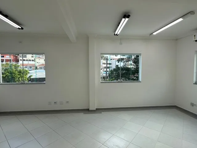 Imagem: A casa possui 3 Dormitórios, 1 Suíte, 2 Banheiros, 3
