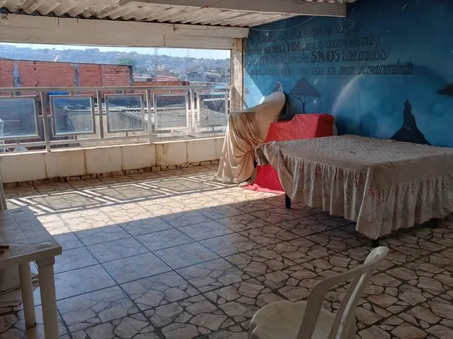 Imagem: A casa possui 3 Dormitórios, 3 Banheiros, 2 Vagas na