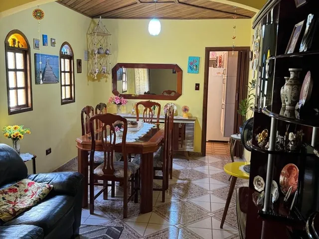 Imagem: Casa com 2 Dormitórios e 2 Vagas À Venda