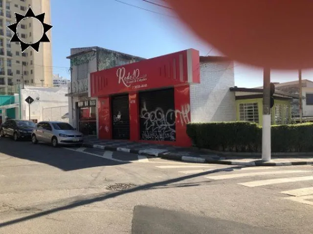 Imagem: A loja possui 2 Dormitórios, 2 Banheiros, 3 Vagas na
