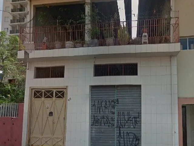 Imagem: A casa possui 3 Dormitórios, 1 Banheiro, 180m² de Área,
