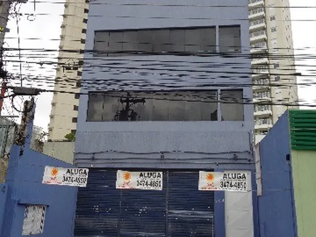 Imagem: A loja possui 1 Dormitório, 3 Vagas na garagem, 160m² de