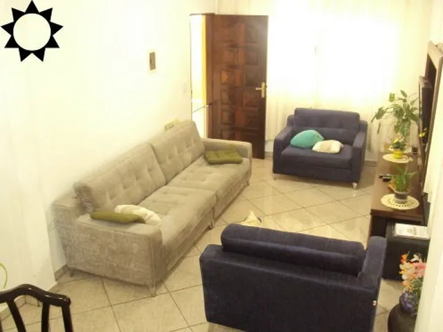 Imagem: A casa possui 3 Dormitórios, 3 Suítes, 3 Banheiros, 4