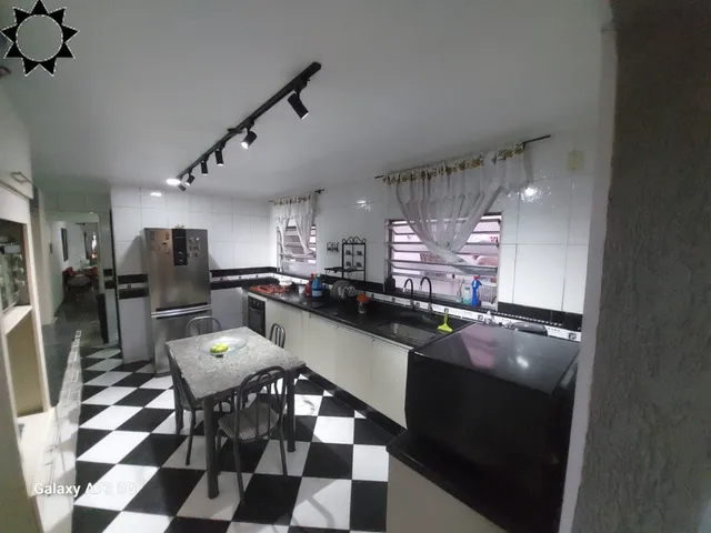Imagem: Casa / Sobrado À Venda com 4 Dormitórios
