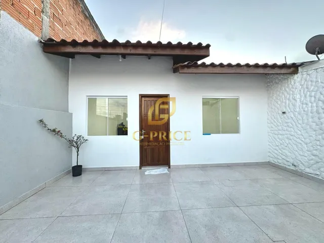 Imagem: Linda Casa Recém Reformada com Entrada