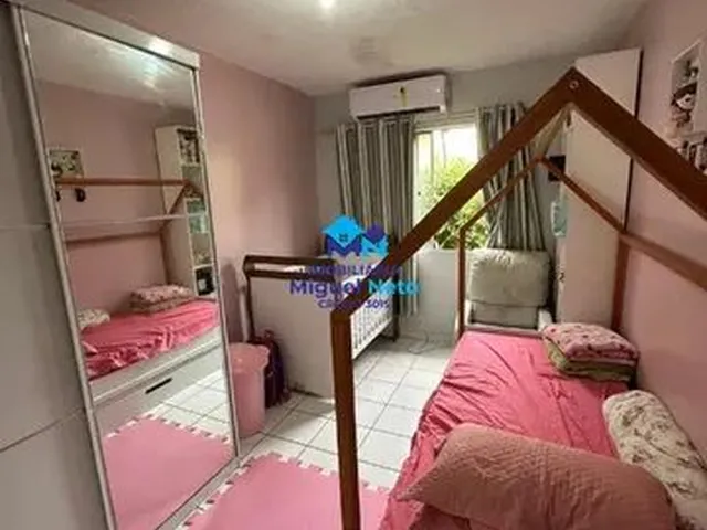 Imagem: Casa em Condomínio com 03 Quartos Apta