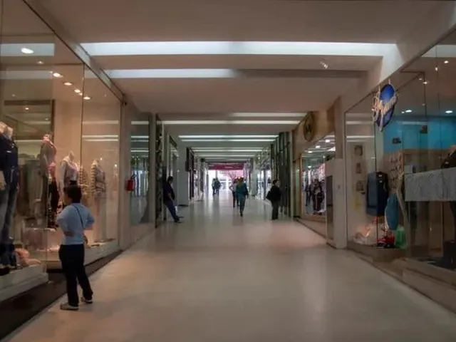 Imagem 7: Loja Galeria Minerva Centro Curitiba, 90M2