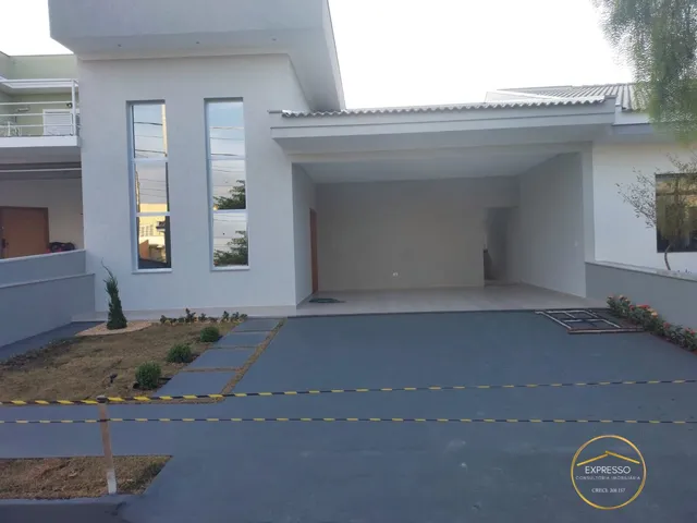 Imagem: A casa possui 3 Dormitórios, 1 Suíte, 3 Banheiros, 4