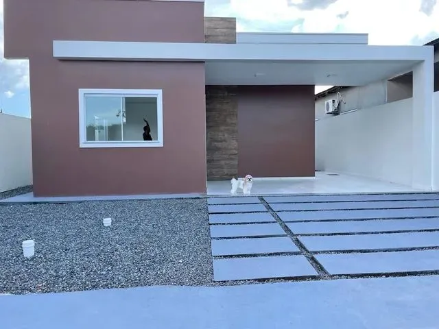 Imagem: A casa possui 3 Dormitórios, 1 Suíte, 2 Banheiros, 65m²