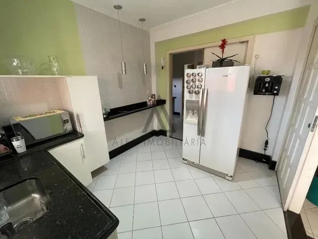 Imagem 8: Ed- Casa 4 Quartos com 3 Suíte Sendo Uma com Closet e Hidromassagem em Laranjeiras