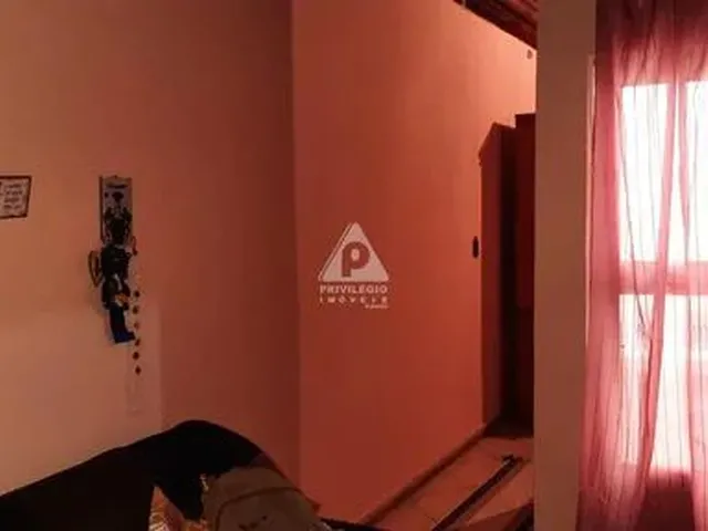 Imagem 2: Casa de Rua, 2 Quartos, 2 Salas, com Copa e Cozinha, Área de Serviço e Área Externa