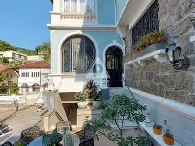 Imagem: Casa À Venda, 6 Quartos, 1 Suíte, 3 Vagas