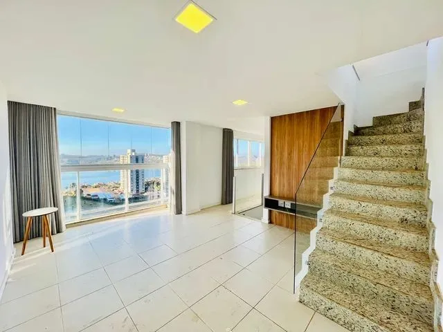 Imagem 1: Triplex para Aluguel com 206 Metros Quadrados com 3 Quartos