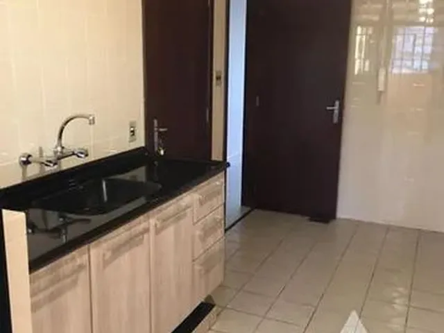 Imagem 9: Apartamento com 3 Quartos no Edifício Lyon - Bairro Centro em Ponta Grossa
