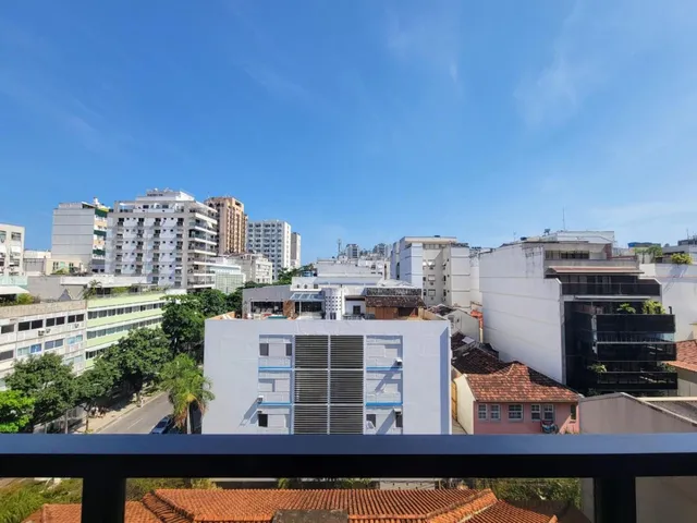 Imagem: Flat com 1 quarto, varanda e vista livre