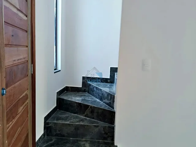Imagem 14: Sobrado a venda na região do Vila Verde, com três quartos, sala, cozinha, banheiro