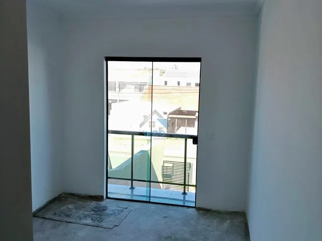 Imagem 2: Sobrado a venda na região do Vila Verde, com três quartos, sala, cozinha, banheiro