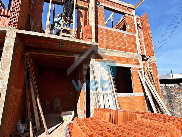 Imagem 13: Sobrados 3 Quartos no Bairro Vitória Régia - CIC