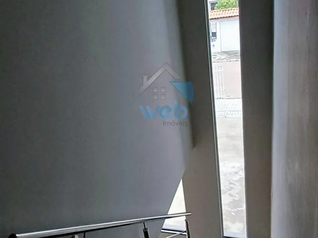 Imagem 4: Sobrados à venda na região do bairro Vitoria Regia, com três dormitórios, sala ampla