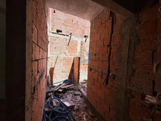 Imagem 7: Sobrados em construção, à venda no Bairro CIC, com três quartos, suite, sala