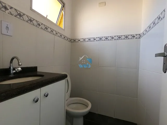 Imagem 2: Sobrado à venda no bairro Cajuru, com amplo terreno nos fundos, 03 quartos sendo uma