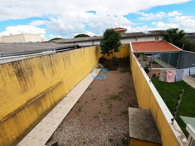 Imagem 3: Sobrado à venda no bairro Cajuru, com amplo terreno nos fundos, 03 quartos sendo uma