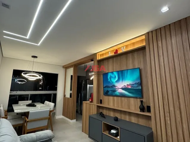 Imagem: O apartamento possui 2 Dormitórios, 1 Suíte, 2 Banheiros,