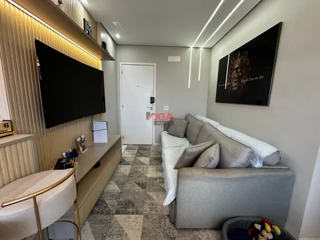 Imagem: O apartamento possui 2 Dormitórios, 1 Suíte, 2 Banheiros,