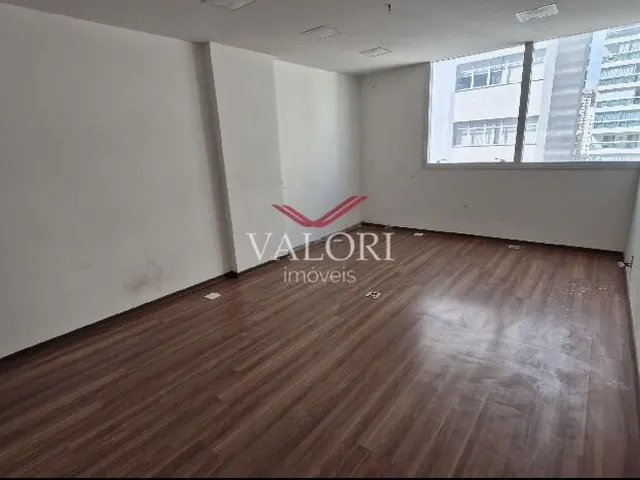 Imagem: Sala comercial à venda no bairro Praia