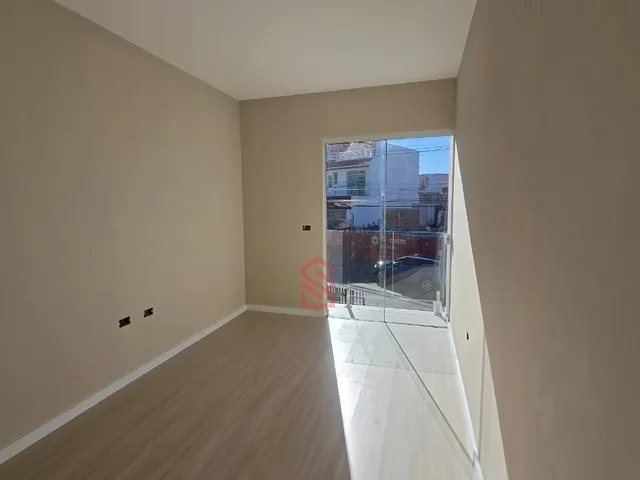 Imagem 2: Sobrado à venda no CIC Curitiba-PR, 3 quartos, 1 suíte