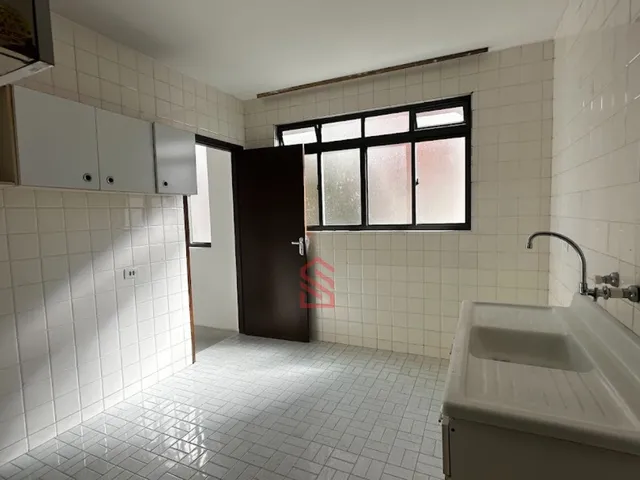 Imagem 2: Apartamento à venda , ideal para RETROFIT Água Verde divisa Batel : 3 quartos, 2 salas