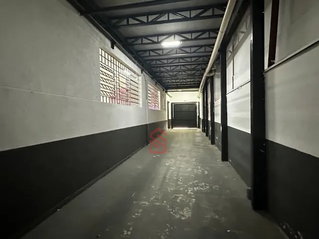 Imagem 8: Imóvel comercial para locação em Curitiba-PR, bairro Hauer, 20 salas e 2.100,00 m² de