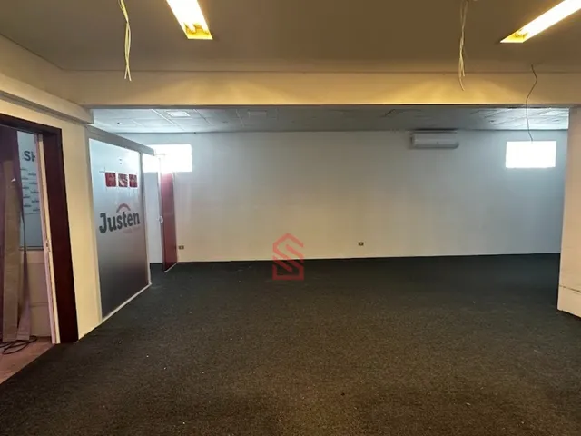 Imagem 16: Imóvel comercial para locação em Curitiba-PR, bairro Hauer, 20 salas e 2.100,00 m² de