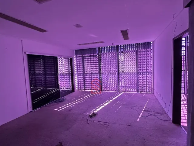 Imagem 15: Imóvel comercial para locação em Curitiba-PR, bairro Hauer, 20 salas e 2.100,00 m² de