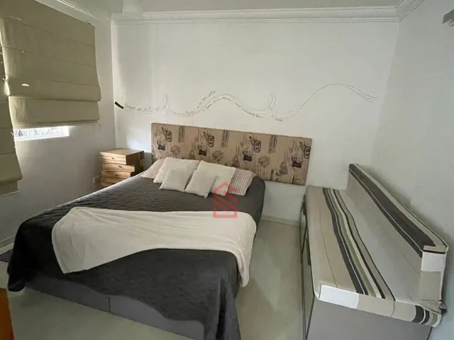 Imagem 5: Residência de 4 quartos e 2 suítes no bairro Orleans, Curitiba-PR: 300 m², 2 salas, 4