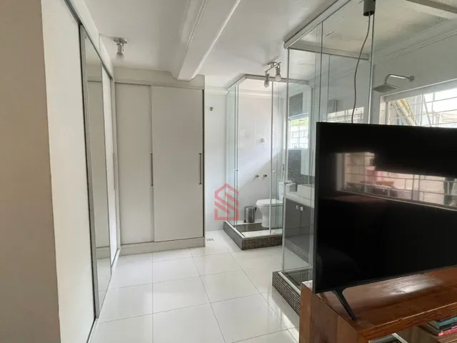 Imagem 14: Residência de 4 quartos e 2 suítes no bairro Orleans, Curitiba-PR: 300 m², 2 salas, 4