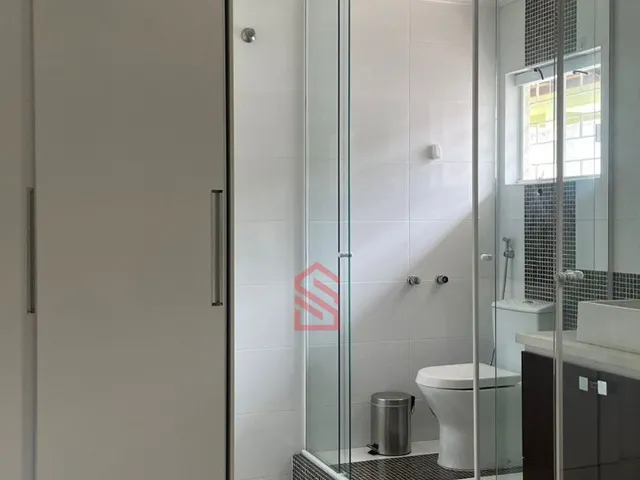 Imagem 7: Residência de 4 quartos e 2 suítes no bairro Orleans, Curitiba-PR: 300 m², 2 salas, 4