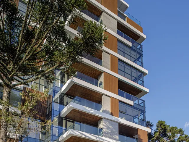 Imagem 3: Apartamento de Luxo no Centro de Curitiba-Pr: 2 Suítes, 2 Vagas de Garagem, 123,62 M²