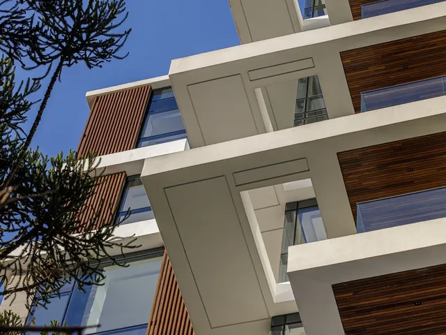 Imagem 4: Apartamento de Luxo no Centro de Curitiba-Pr: 2 Suítes, 2 Vagas de Garagem, 123,62 M²