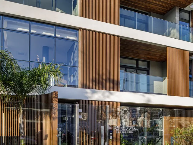 Imagem 6: Apartamento de Luxo no Centro de Curitiba-Pr: 2 Suítes, 2 Vagas de Garagem, 123,62 M²