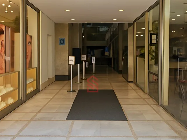 Imagem 3: Sobre loja comercial à venda para venda no Centro de Curitiba, PR