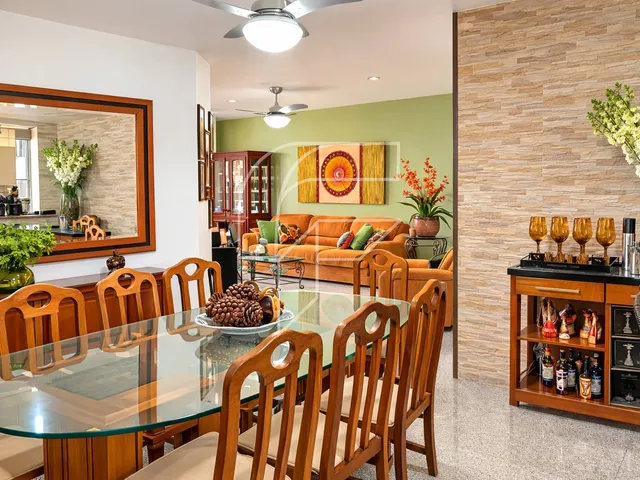Imagem 3: Apartamento com vista para o mar de 3 quartos, com uma varanda espetacular, 2 vagas na