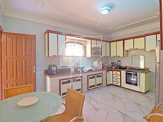 Imagem 13: Casa Duplex à venda, 5 quartos, lazer completo, 2 suítes, 3 salas, a poucos minutos da