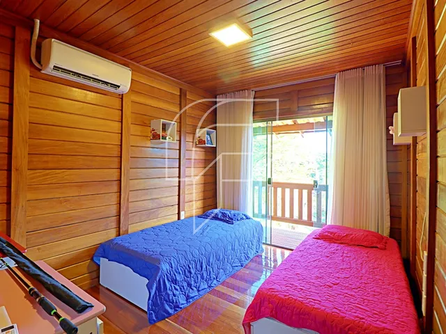 Imagem 2: Casa rustica com 4 apartamentos /8 Quartos em condomínio fechado em Buenos Aires